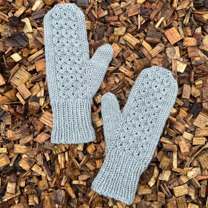 Kissing Gate Mittens - knitting pattern