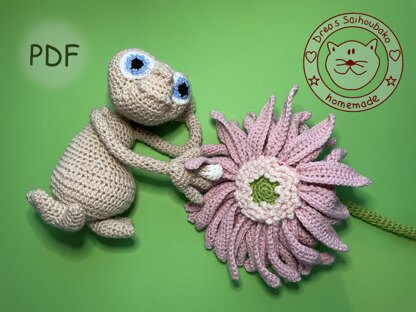 Alien amigurumi doll