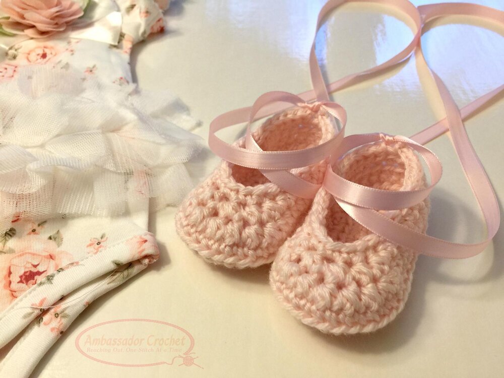 Baby ballet shoes store with ribbon