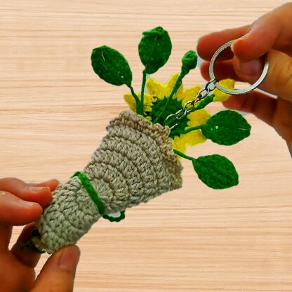 Crochet Sunflower Bouquet Keychain – PDF Pattern + Video Tutorial