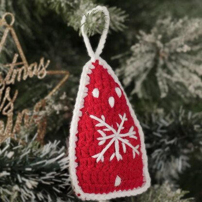 Decorative Red Snowflake For Christmas Tree Crochet Pattern