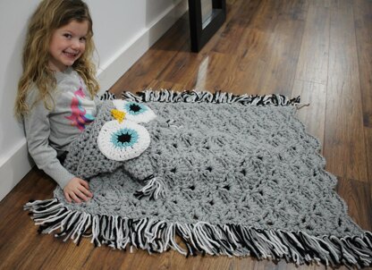 Bulky & Quick Hooded Owl Blanket