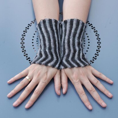 Seidenhasiges - fingerless gloves