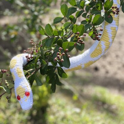 Betty the Ball Python Amigurumi