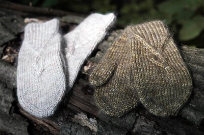 Ghostwood Mittens