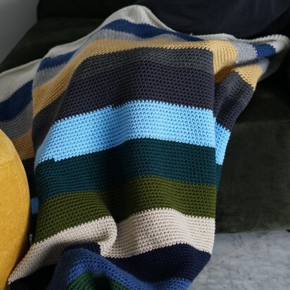Cocoon crochet blanket