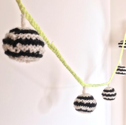 Baa Hum Bug Chunky Bauble Bunting