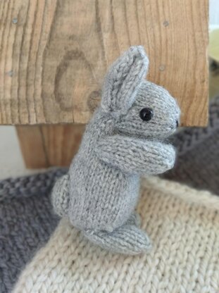 Free bunny rabbit knitting pattern Knitting pattern by WorldCountryToys ...