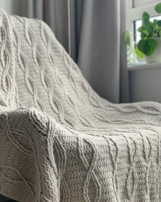 Triptych Twist Cable Blanket