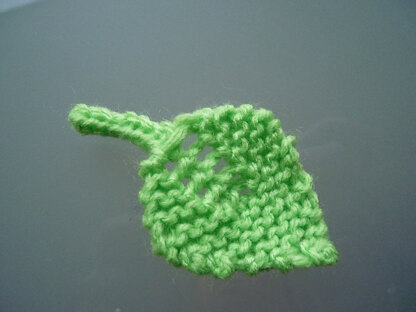 100 Flowers to Knit and Crochet