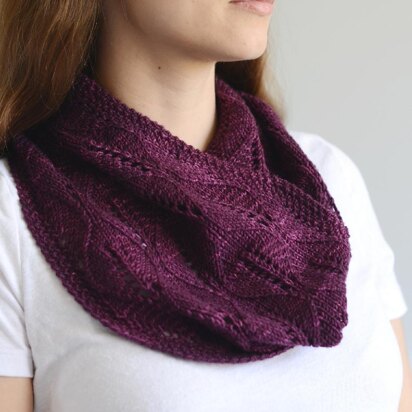 Laurel Leaf Cowl