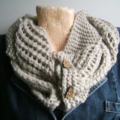 Intertwined Rustic Neckwarmer