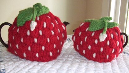 (Spouted) Strawberry Tea Cozy