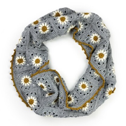 Daisy Infinity Scarf