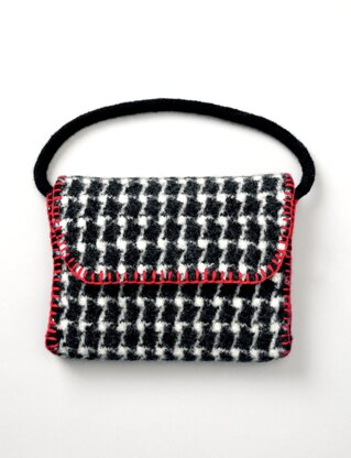 Felted Houndstooth Bag in Patons Classic Wool Worsted