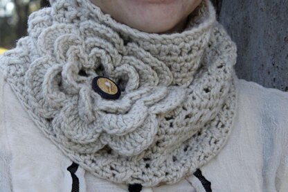 Crosslita Cowl