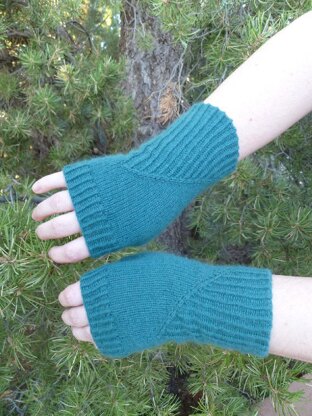 Featherweight Cashmere Fingerless Gloves