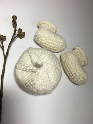 Gumnut Hat and Booties Set BJ53