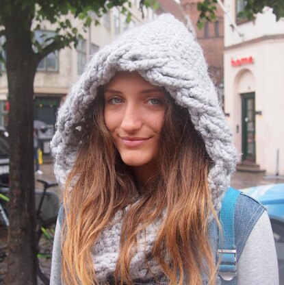 Cable hood & loop scarf