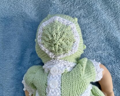 P132 Dolls/Baby Dresses, Bonnet & Bootees