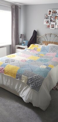 Chunky bed throw