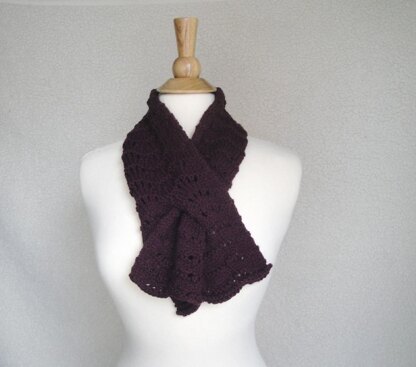 Merlina Keyhole Scarf