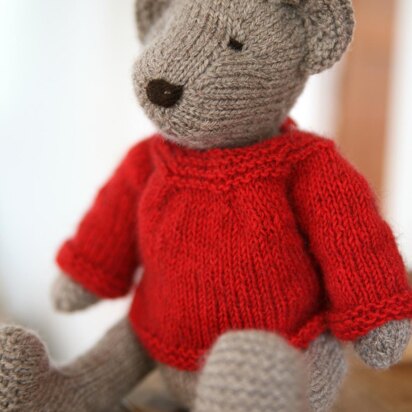 Bear's Winter Wardrobe - knitting pattern