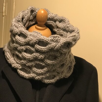 Chunky knit cowl