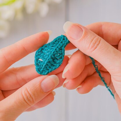 Crochet lemon & leaf keychain / bag charm