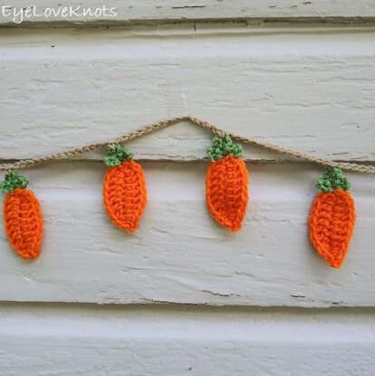 Super Easy Carrot Bunting