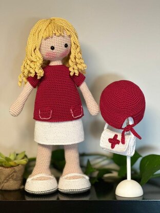 Crochet Doctor and Nurse Doll Pattern