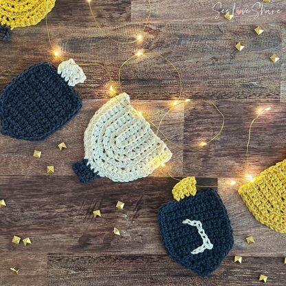 Hanukkah Menorahs & Dreidels Garland