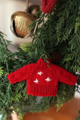 The Mini Sweater Ornament
