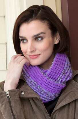 Brioche-Look Cowl in Red Heart Shimmer Solids - LW4321