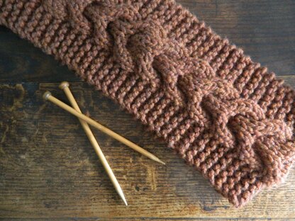 Super Chunky Horseshoe Cable Scarf