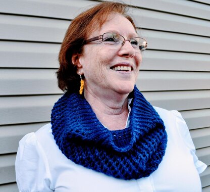 Eyelet Cowl