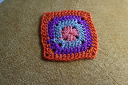 Solid Granny square pattern