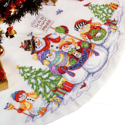 Snow Folks Tree Skirt - PDF