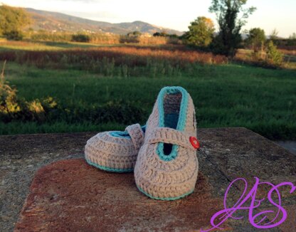 Baby Shoes - 4 Sizes Inside