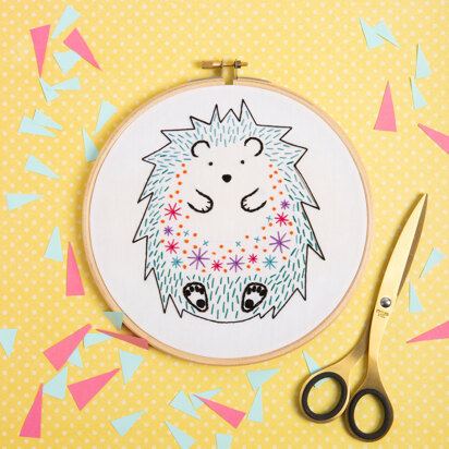 Hawthorn Handmade Hedgehog Printed Embroidery Kit - 7in