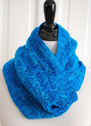 Memmi Cowl