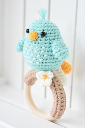 Amigurumi bird rattle