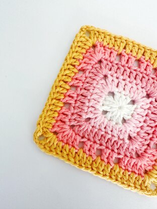 Easy Eyelet Granny Square