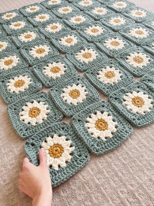 Crochet Kit - Cozy Days Daisy Blanket