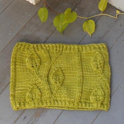 Tuscan Leaves Cowl