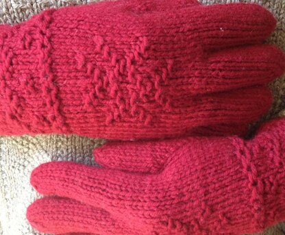 Toasty: Twined Knitted Gloves