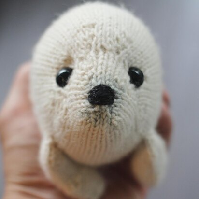 Harp Seal - knitting pattern