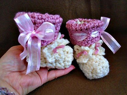 912 - Pink Ribbon Booties