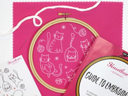 Hawthorn Handmade Crafty Cats Embroidery Kit - 7in