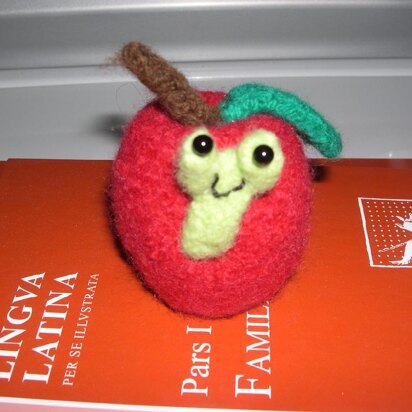 Teacher's Pet Apple - knitting pattern